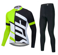 Verde (traje de baño + medias clásicas)